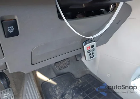 2015 Toyota Sienna Xle 8 Passenger from USA, damaged, VIN 5TDYK3DC2FS662008